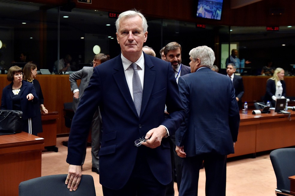 Negociador da Comissão Europeia, Michel Barnier, aguarda início de encontro de ministros de relações exteriores em Bruxelas, nesta segunda-feira (22)  (Foto: Eric Vidal/ Reuters)