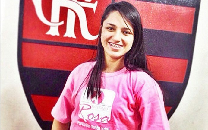 Danielle Karla Flamengo outubro rosa (Foto: Reprodução / Instagram)