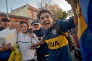 Torcedores Boca Juniors fora Bombonera (Foto: EFE/Juan Ignacio Roncoroni)