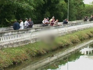 Corpo da jovem foi encontrado no Lago do Taboão, em Bragança Paulista (Foto: Reprodução/TV Vanguarda)