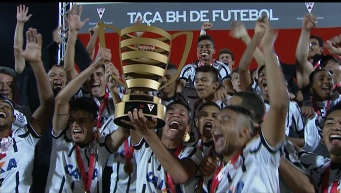 Time sub-17 do Corinthians é campeão da Taça BH 2015 (Foto: Reprodução / SporTV)