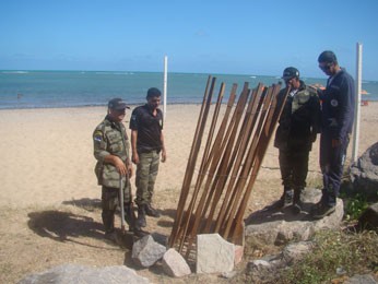 Ninhos foram cercados para mantê-los seguros até o nascimento das tartarugas (Foto: Adriano Artoni/Acervo Pessoal) Ninhos foram cercados para mantê-los seguros até o nascimento das tartarugas (Foto: Adriano Artoni/Acervo Pessoal)