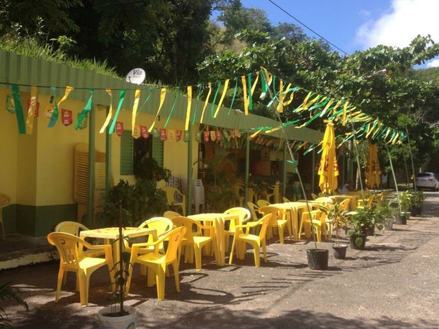 Bar de Maria da Paixão se destaca no bairro por sua decoração para a copa (Foto: Maria da Paixão / Arquivo Pessoal) Bar de Maria da Paixão se destaca no bairro por sua decoração para a copa (Foto: Maria da Paixão / Arquivo Pessoal)