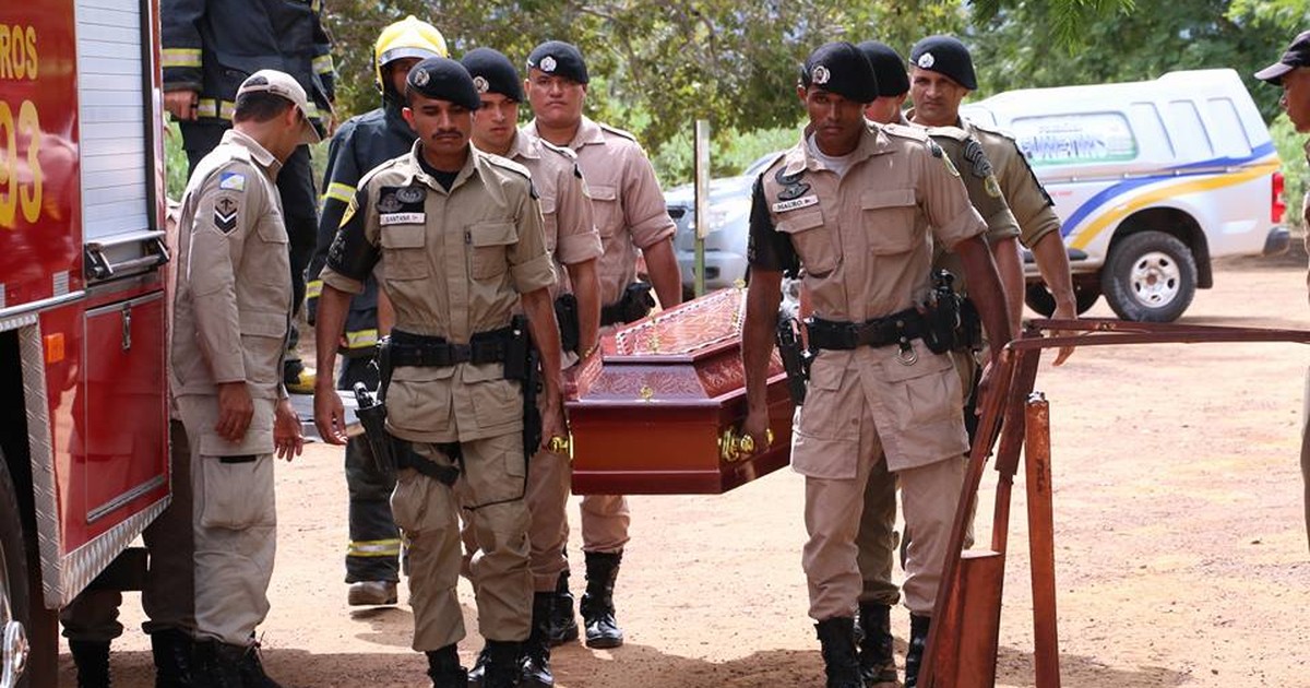 G1 Policial morto durante assalto é homenageado e aplaudido em