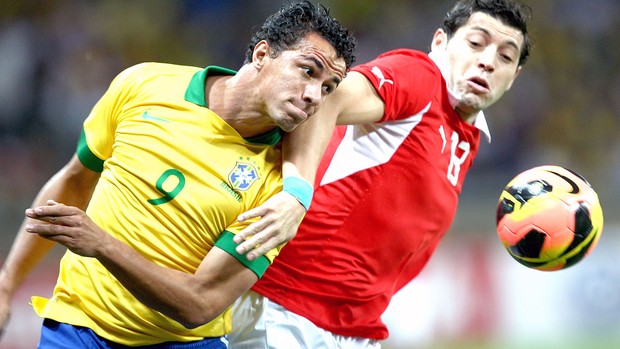 Leandro Dami&atilde;o jogo Brasil Chile Mineir&atilde;o (Foto: Mowa Press)