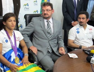coletiva de imprensa - sarah, governador e expedito, Chegada Sarah Menezes (Foto: Raphael Andriolo / Globoesporte.com)