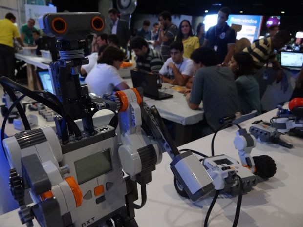 Oficina com Lego Mindstorms (Foto: Luna Markman / G1)