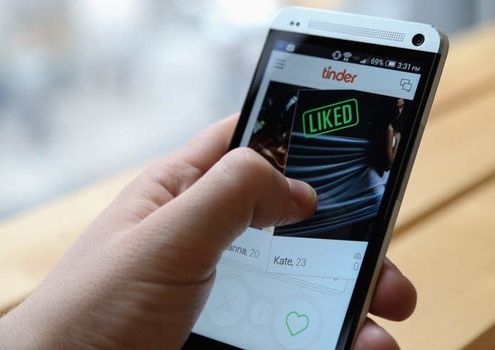 Tinder agora também tem envio de imagens que desaparecem depois de visualizadas (Foto: Reprodução/Edivaldo Brito)