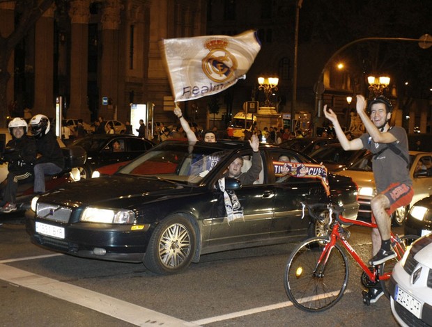 festa nas ruas de Madrid  (Foto: Agência EFE)