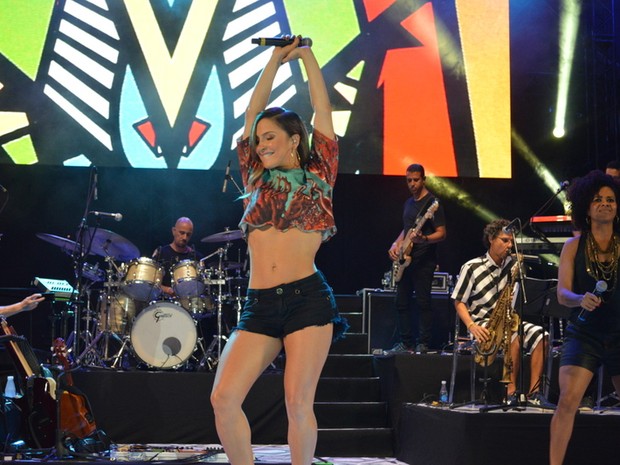 Claudia Leitte em show em Salvador, na Bahia (Foto: Felipe Souto Maior/ Ag. News)