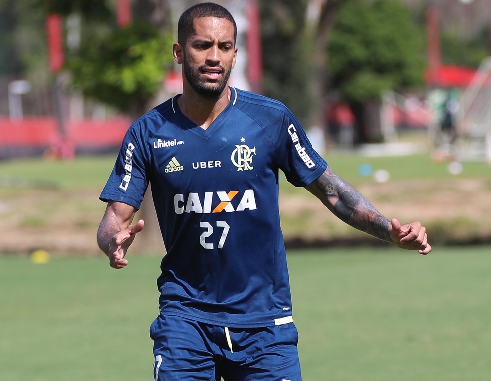 Romulo deve ser titular no domingo, contra o Botafogo (Foto: Gilvan de Souza/Flamengo)