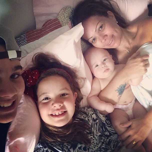 Solange Almeida e a familia (Foto: Instagram/Reprodução)