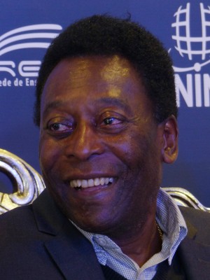 Na torcida pelo Santos, Pelé duvida de 'azar' do Palmeiras em perder título