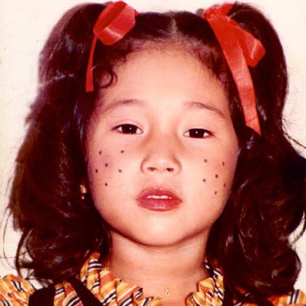 Dani Suzuki em festa junina na infância (Foto: Reprodução/Instagram)