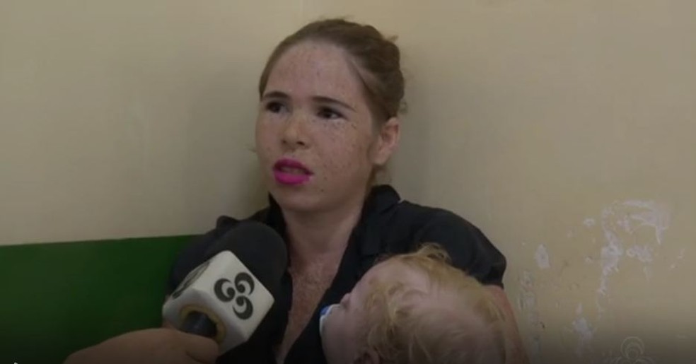 Mãe procurou atendimento três vezes na mesma semana para filho gripado (Foto: Reprodução/Rede Amazônica Acre)