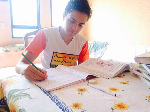 Aluno de 16 anos é aprovado no vestibular de Medicina da Unicamp  (Foto: Mariah Matias/Arquivo Pessoal )