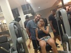 De shortinho, Anitta malha perna em academia no Rio