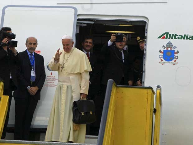 Papa Francisco despede-se de Uganda e parte para a República Centro-Africana (Foto: James Akena / Reuters)