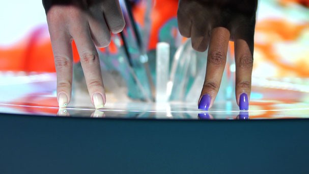 O desfile da Colorama, que apostou em esmaltes translúcidos para sua nova coleção (Foto: Divulgação)