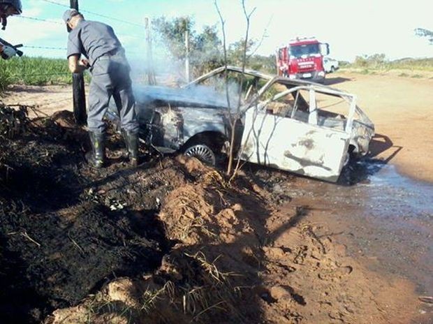 G Carros Furtados S O Encontrados Incendiados Em Bauru Not Cias Em