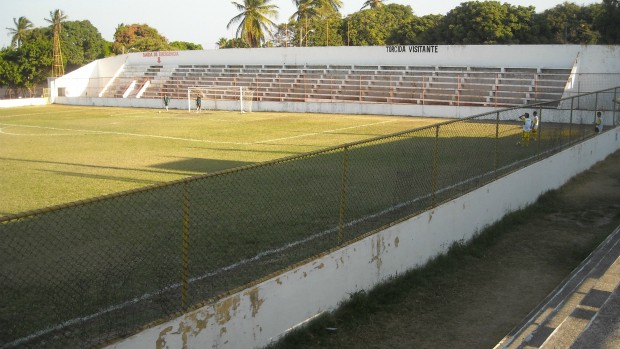 Calouros do Ar x Maguary pela 3ª Divisão do Campeonato Cearense de 2012 (Foto: Rafael Luís/Verminosos por Futebol)