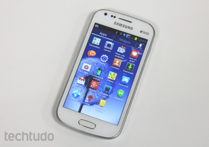 Galaxy S Duos traz Android mais antigo com poucos aplicativos nativos instalados (Foto: Elson de Souza/TechTudo)