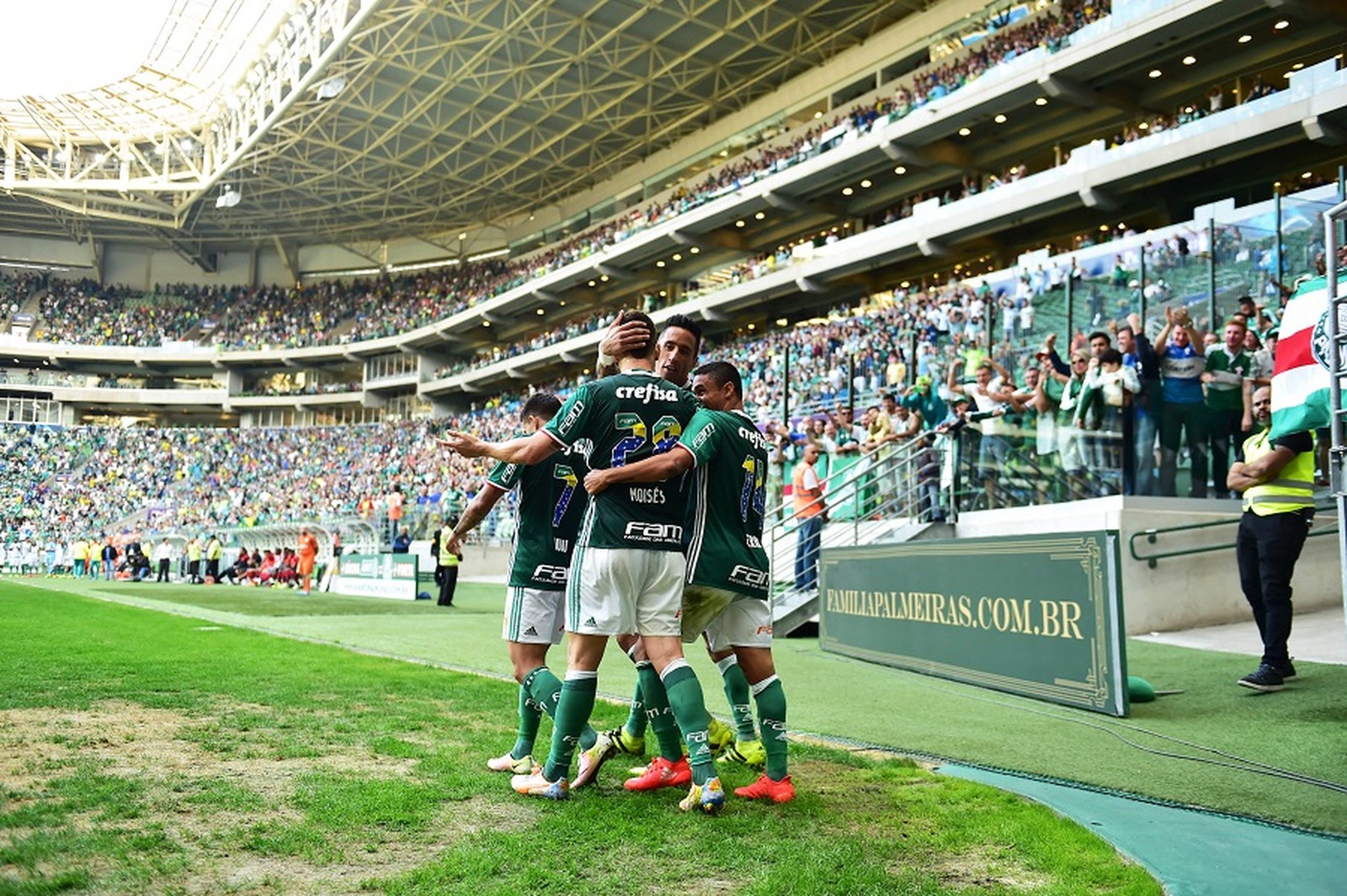Por retomada, Palmeiras enfrenta rival da 