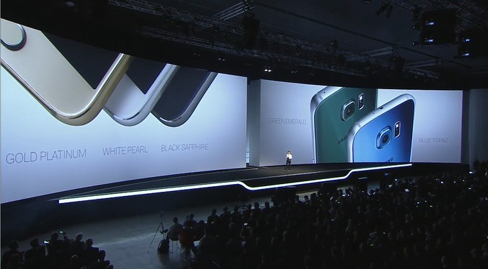Galaxy S6 Edge já vem com Android 5.0 Lollipop (Foto: Fabricio Vitorino/TechTudo)