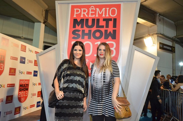 Samara Felippo e Carolinie Figueiredo no Prêmio Multishow (Foto: André Muzell, Léo Marinho e Felipe Panfili / AgNews)