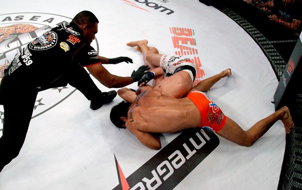 Tiago Trator vence Geraldo Luan Santana no Jungle Fight 59 (Foto: Fernando Azevedo / Jungle Fight)