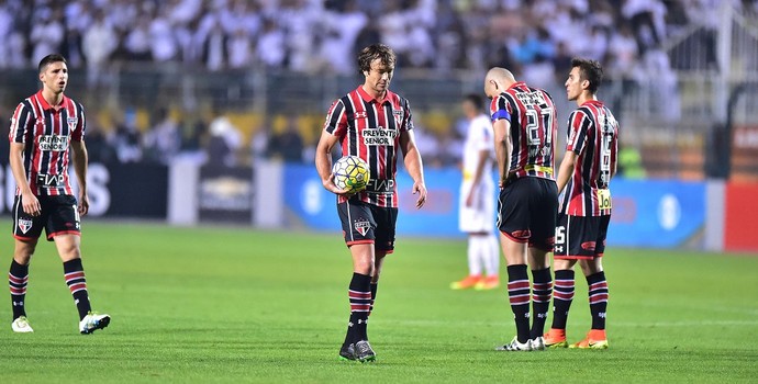 Expulsão Lugano Santos X São Paulo (Foto: Marcos Ribolli) Expulsão Lugano Santos X São Paulo (Foto: Marcos Ribolli)