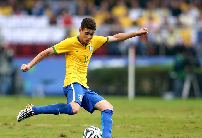 Oscar jogo Brasil x Sérvia amistoso (Foto: Marcos Ribolli / Globoesporte.com)