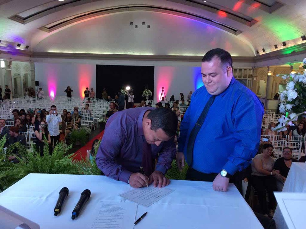 Prefeitura de SP realiza casamento coletivo gay 39 casais São Paulo G1