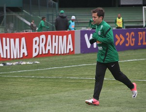 Everton Ribeiro retorna ao time titular do Coritiba (Foto: Gabriel Hamilko / GloboEsporte.com)