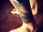 Justin Bieber mostra nova tatuagem