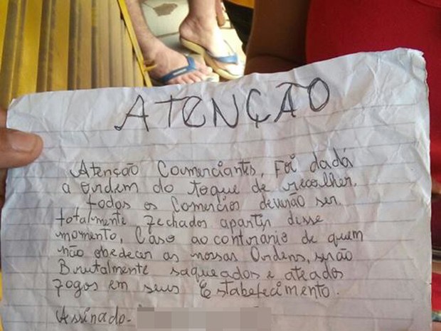 No bilhete, bandidos ameaçaram comerciantes sob pena de terem os estabelecimentos incendiados (Foto: Divulgação / Coroadinho Online)