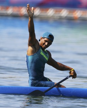 Isaquias Queiroz vence a semifinal 1 da canoagem velocidade (K1 200m) (Foto: Reuters)