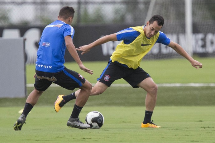 Tite aposta em titulares e busca crescimento em reta final do Paulistão