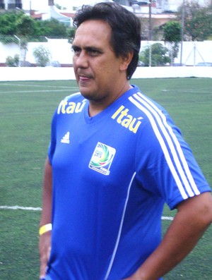 Eddy Etaeta, técnico do Taiti, futebol dos Jornalistas  (Foto: Rodrigo Faber / Globoesporte.com)