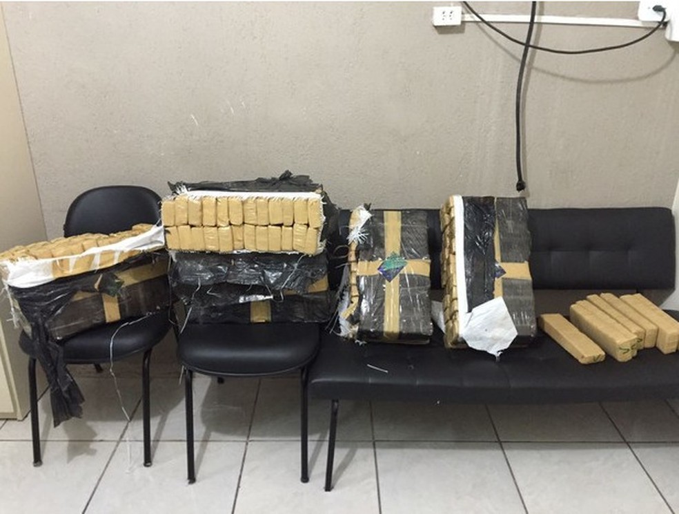 Investigações começaram há mais de oito meses, com a apreensão de 120 kg de maconha, em Londrina (Foto: Divulgação/Polícia Civil do Paraná)