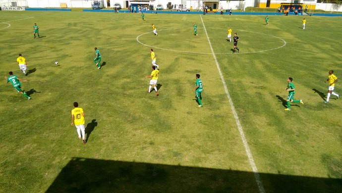 Lance entre Cene e Cuiabá pela Copa Verde no Olho do Furacão (Foto: Marcos Anelo/TV Morena)