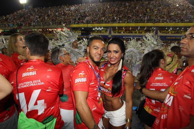 Gracyanne Barbosa e Belo (Foto: Francisco Silva / AgNews)