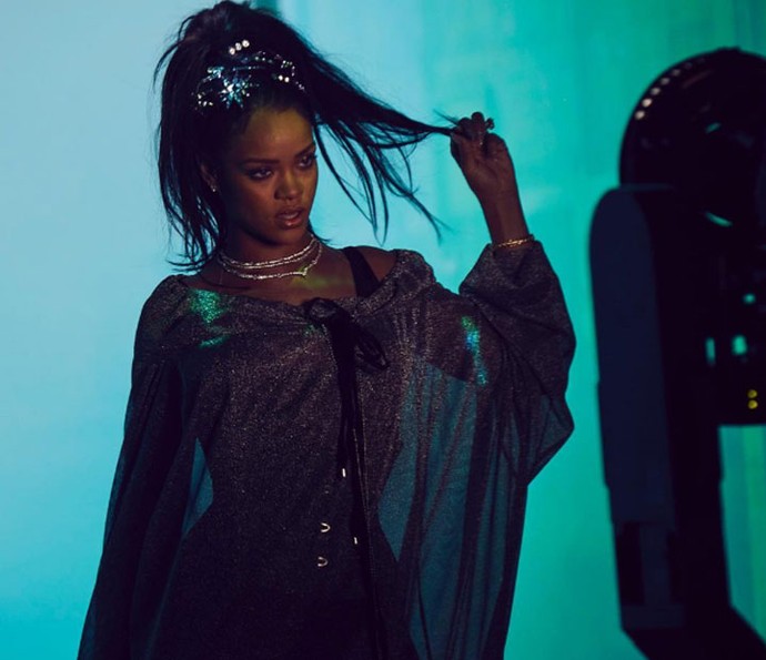 Rihanna gravando o clipe de This is What You Came For (Foto: Reprodução Internet)
