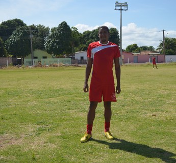 Thiago é aposta do Alvirrubro na criação das jogadas (Foto: Herianne Cantanhede/GloboEsporte.com)