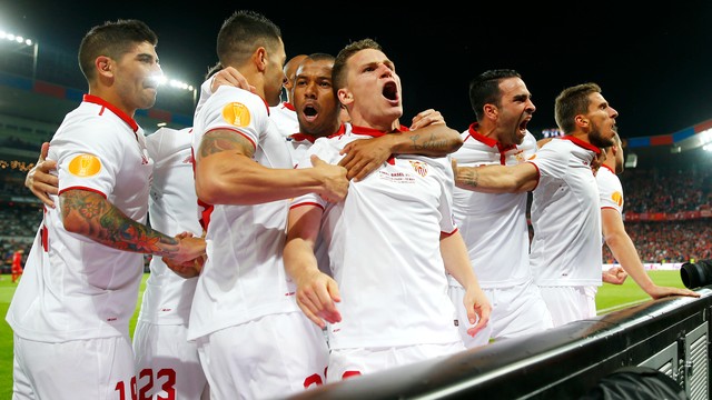 gameiro_comemoracao_sevilla_liga_europa.