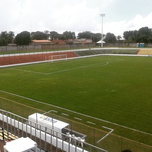 Estádio Ferreirão - Iporá (Foto: Alex Rodrigues / Rádio CBN)