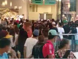 Aglomerao de jovens gera confuso em shopping, em Gois (Foto: Arquivo pessoal)