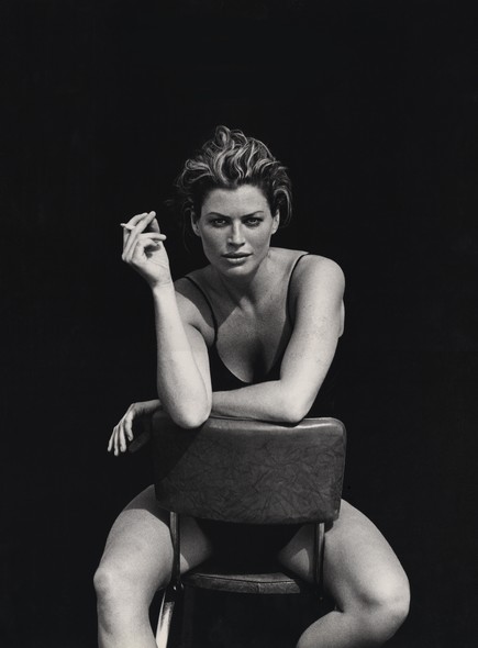 1996 - Peter Lindbergh leva seu olhar em preto e branco para as fotos clicadas na Califórnia