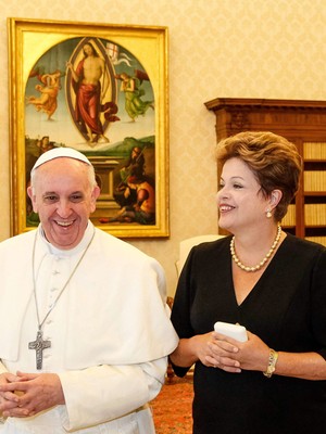 Papa Francisco e Dilma se encontram no Vaticano (Foto: Agência EFE)