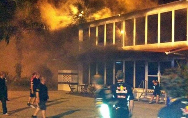 Incêndio atinge Hospitality Center da Lotus em Sepang (Foto: Divulgação) Incêndio atinge Hospitality Center da Lotus em Sepang (Foto: Divulgação)